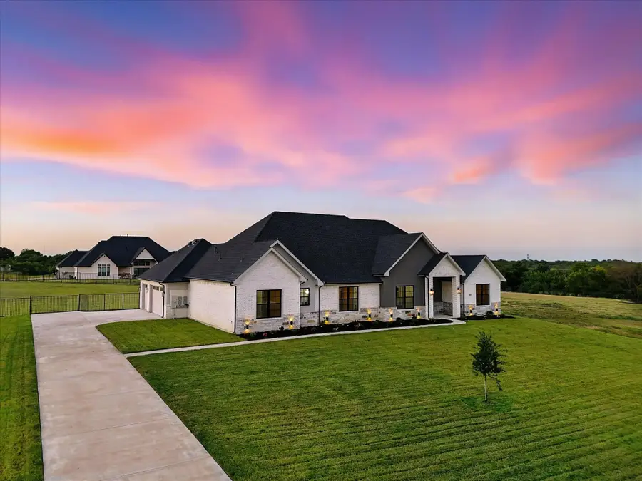 389 Arbor Mill Court, Sunnyvale, TX 75182 - Image #2