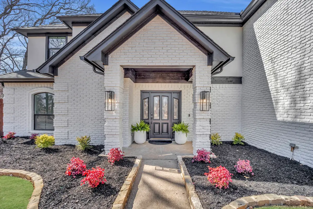 7004 Ledbetter Road, Arlington, TX 76001 - Image #1