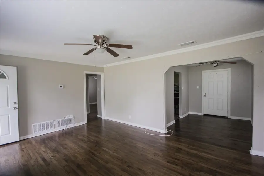 1109 Edgefield Drive, Garland, TX 75040 - Image #3