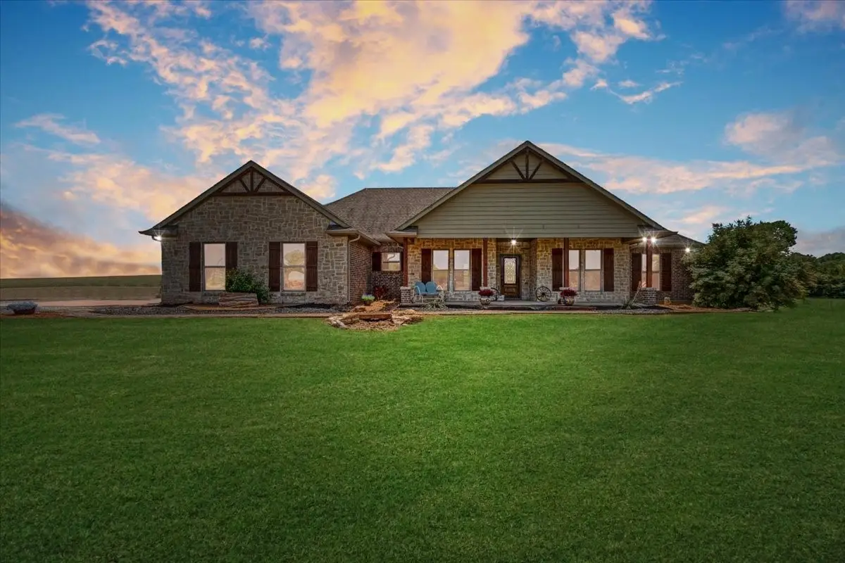 516 Spring Town Road, Van Alstyne, TX 75495 - Image #1