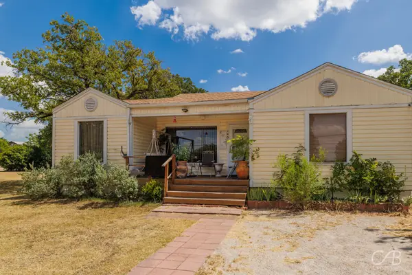 1406 W Commerce Street, Eastland, TX 76448