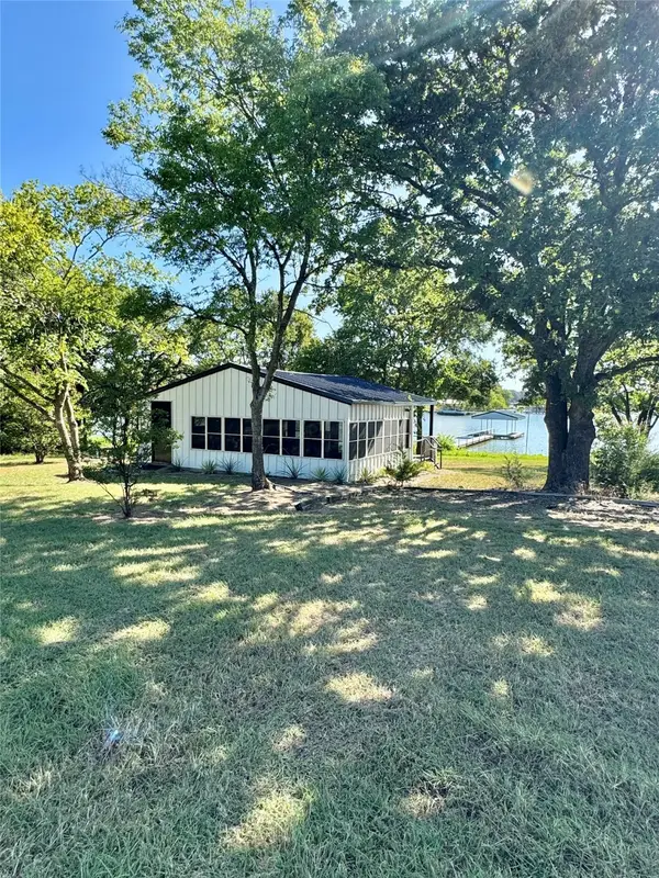 2776 Waters Edge, Quinlan, TX 75474
