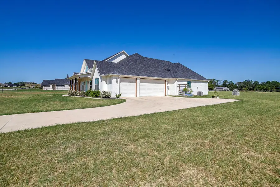 1053 Paradise Parkway, Poolville, TX 76487 - Image #2