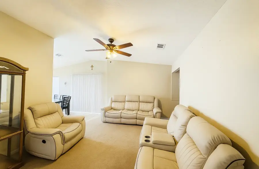 9601 Glengreen Drive, Dallas, TX 75217 - Image #2