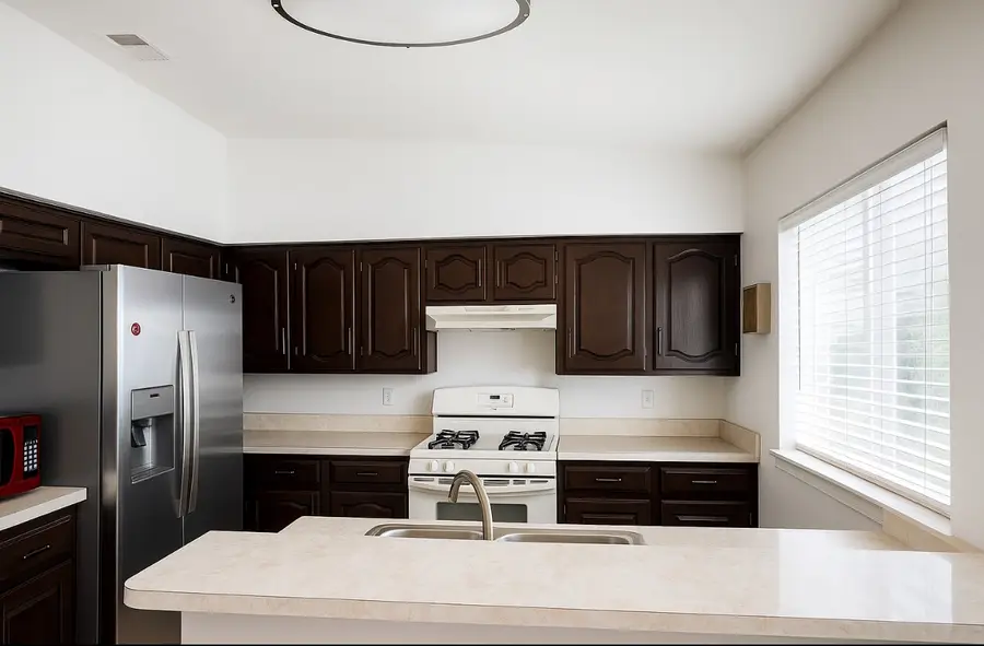 9601 Glengreen Drive, Dallas, TX 75217 - Image #3