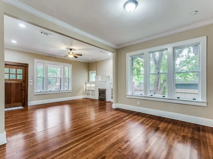 6 Chase Court, Fort Worth, TX 76110 - Image #2