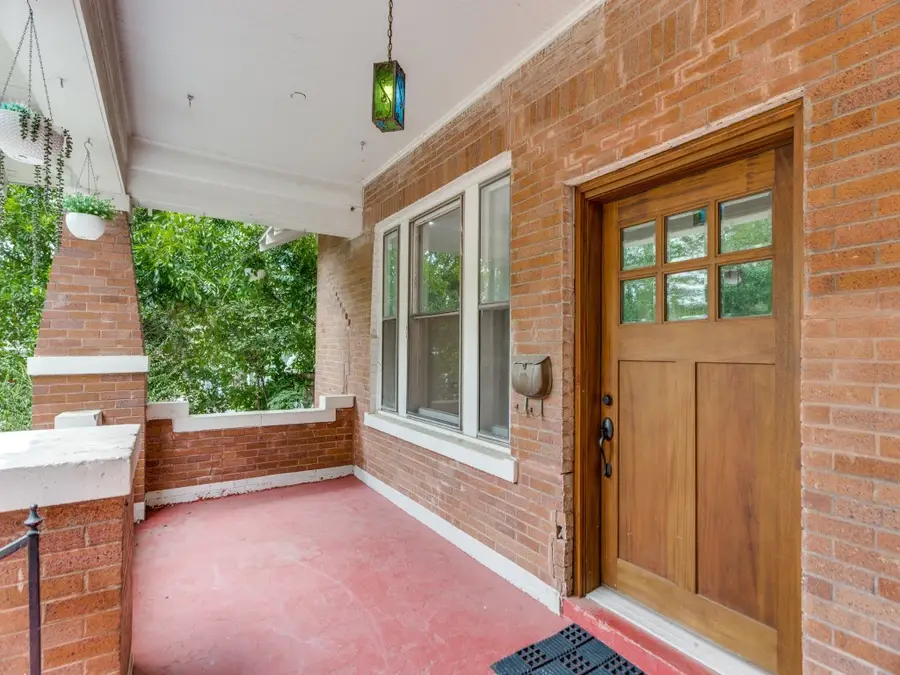 6 Chase Court, Fort Worth, TX 76110 - Image #3