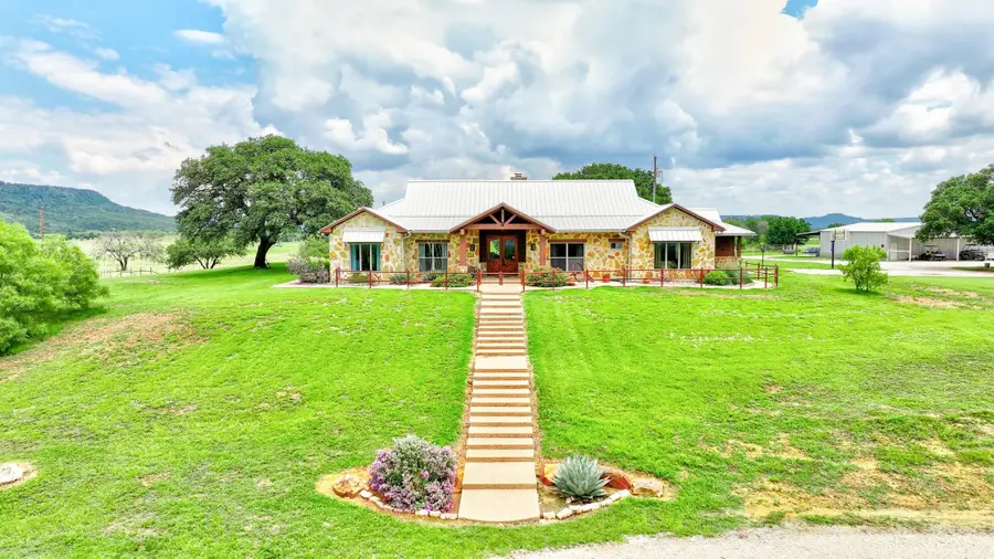 1084 Beddo Mountain Road, Santo, TX 76472 - Image #2