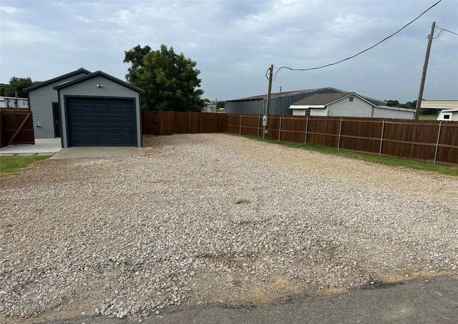 131 Lipan Trail, Weatherford, TX 76087 - Image #2