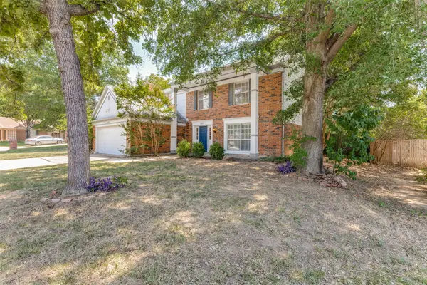 6864 Dogwood Court, North Richland Hills, TX 76182