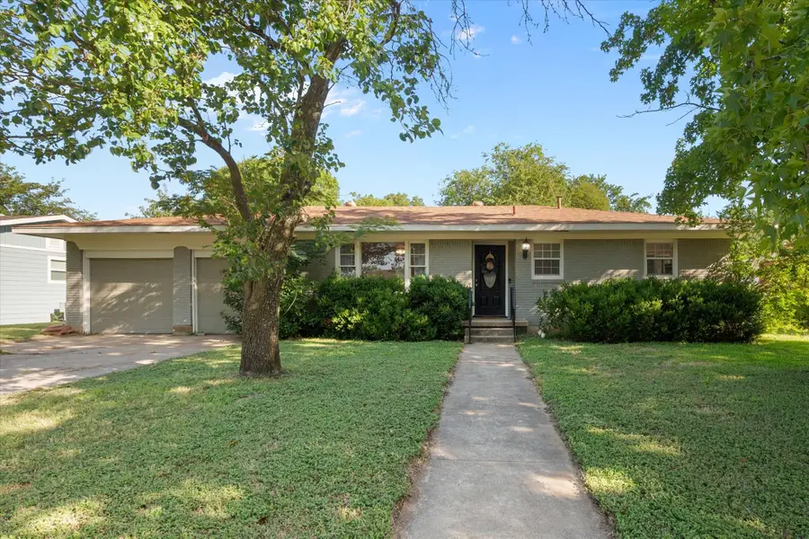 808 Marengo Street, Cleburne, TX 76033 - Image #2
