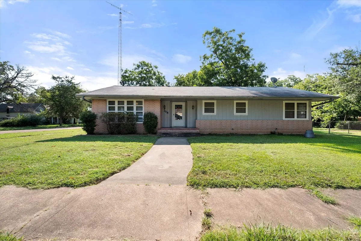 308 N 4th Street, Wortham, TX 76693 - Image #1