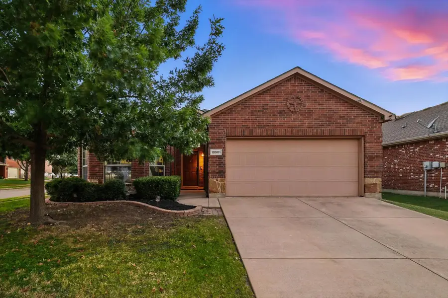 10901 Middleglen Road, Fort Worth, TX 76052 - Image #3