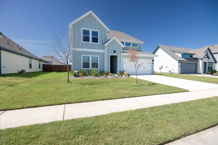 729 Amelia Court, Pilot Point, TX 76258 - Image #2