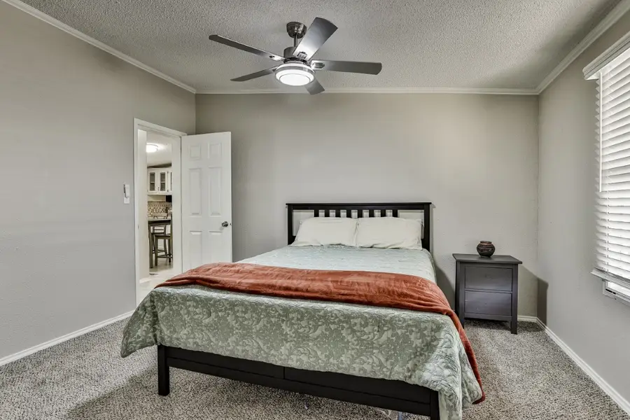 3809 Lands End Court, Granbury, TX 76048 - Image #3