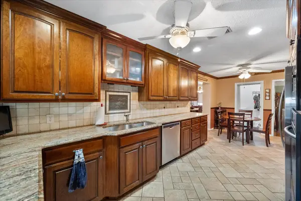 3103 Avon Drive, Arlington, TX 76015