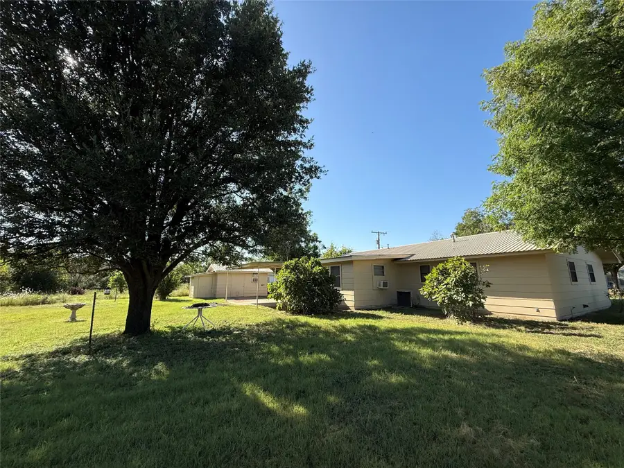 105 W Elm Street, Gustine, TX 76455 - Image #2