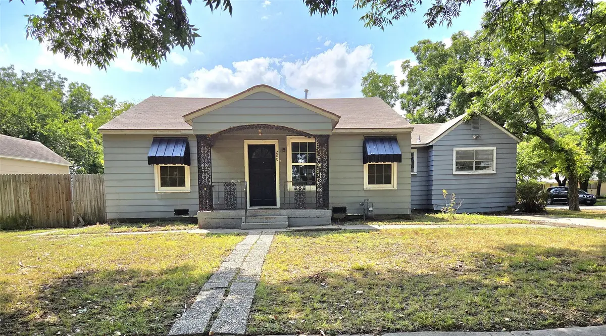 200 S Preston Street, Wolfe City, TX 75496 - Image #1