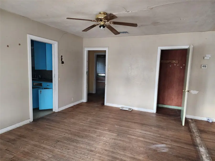 407 Largent Avenue, Ballinger, TX 76821 - Image #3