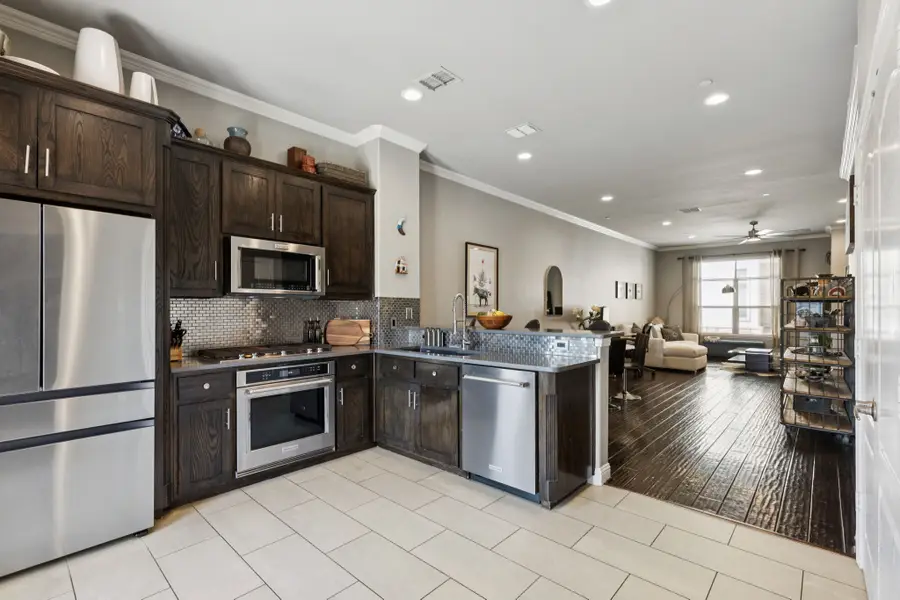 722 E 1st Street, Fort Worth, TX 76102 - Image #2