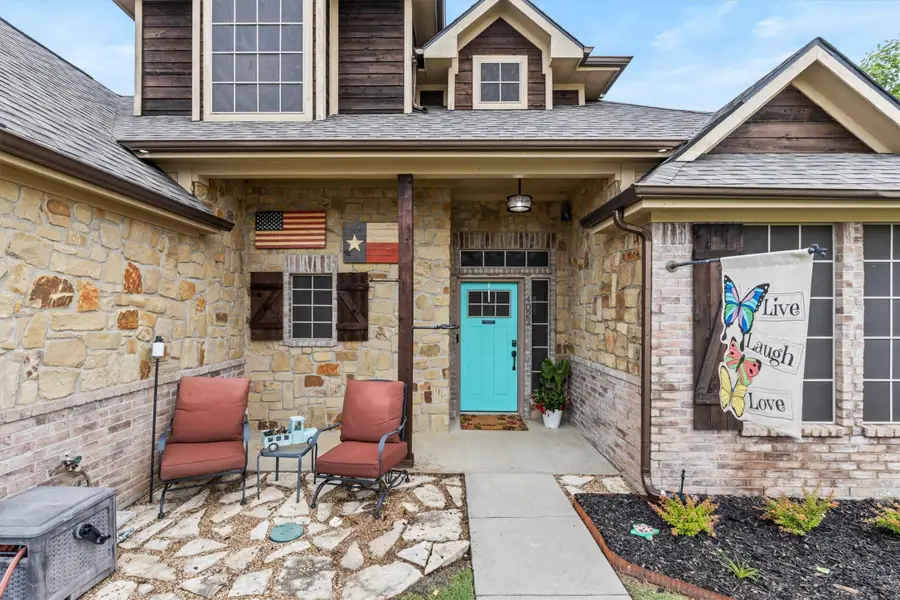 4023 Wagon Wheel Drive, Sanger, TX 76266 - Image #3