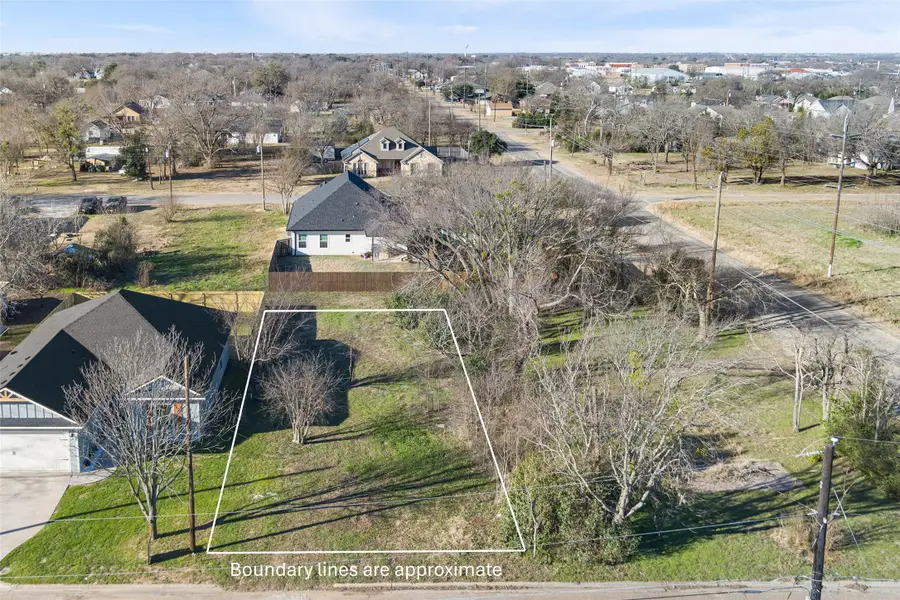 507 Mckinley Street, McGregor, TX 76657 - Image #2