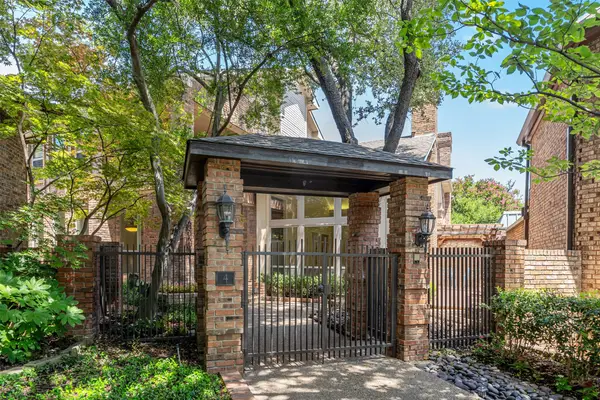 4 Braewick Court, Dallas, TX 75225