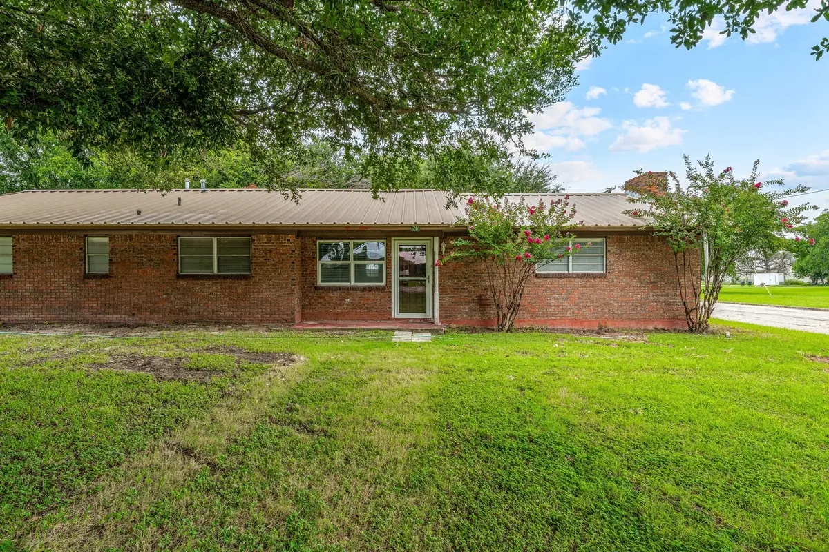 1201 N Holland Street, De Leon, TX 76444 - Image #1