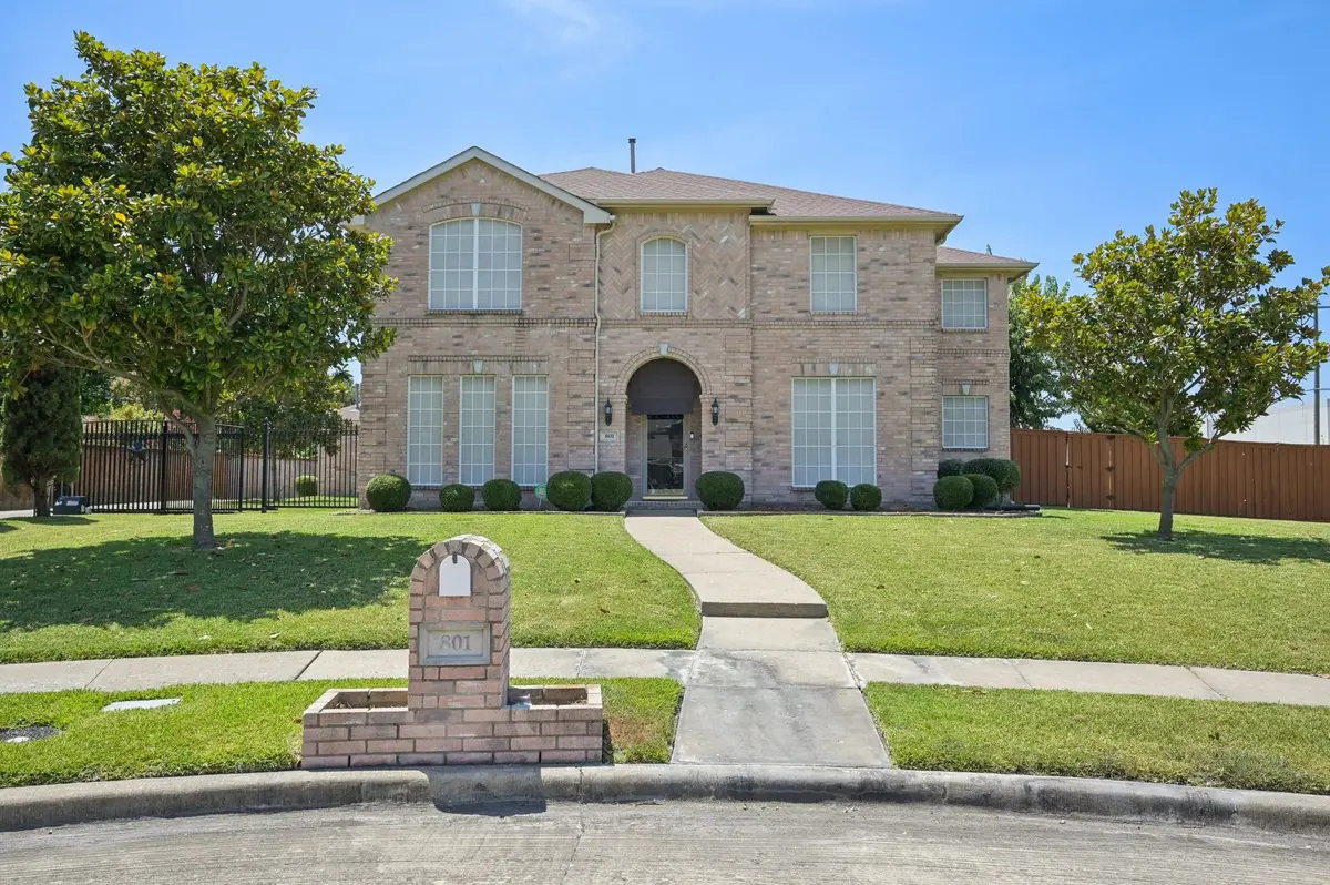 801 Lakedale Court, Mesquite, TX 75181 - Image #1