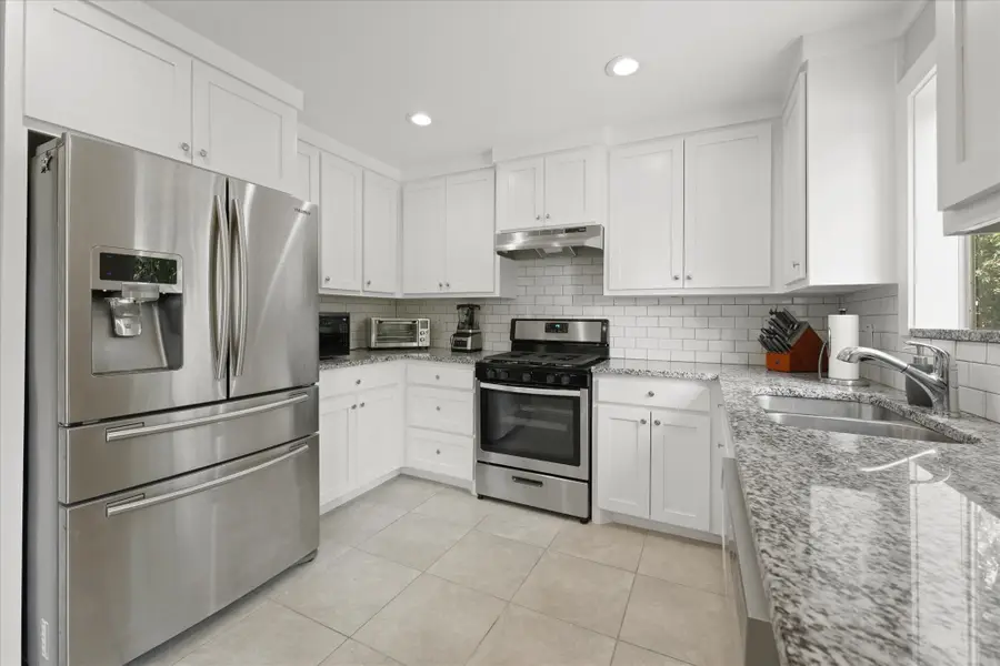 106 Nichols Street, Irving, TX 75060 - Image #2