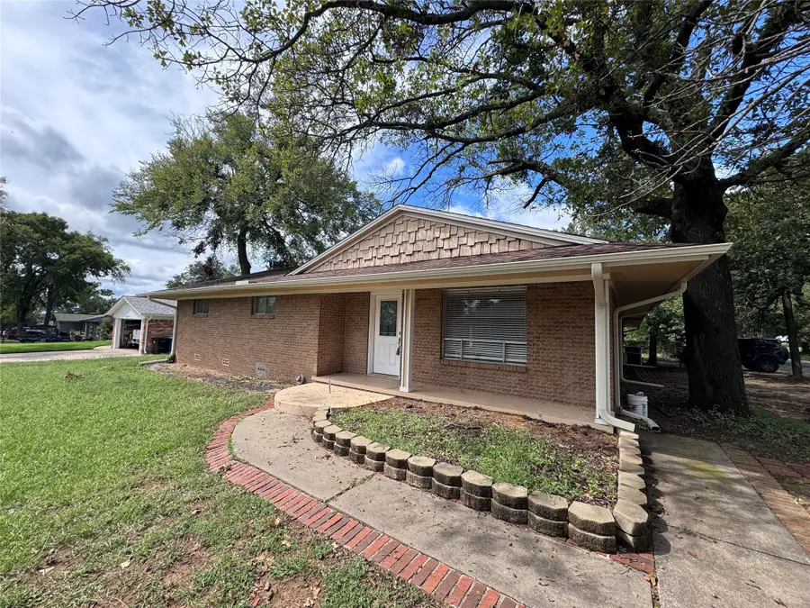 1601 S Lillis Lane, Denison, TX 75020 - Image #2