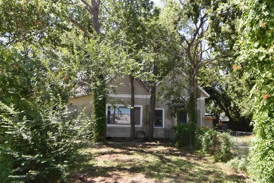 300 S Jefferson Street, Pilot Point, TX 76258 - Image #2