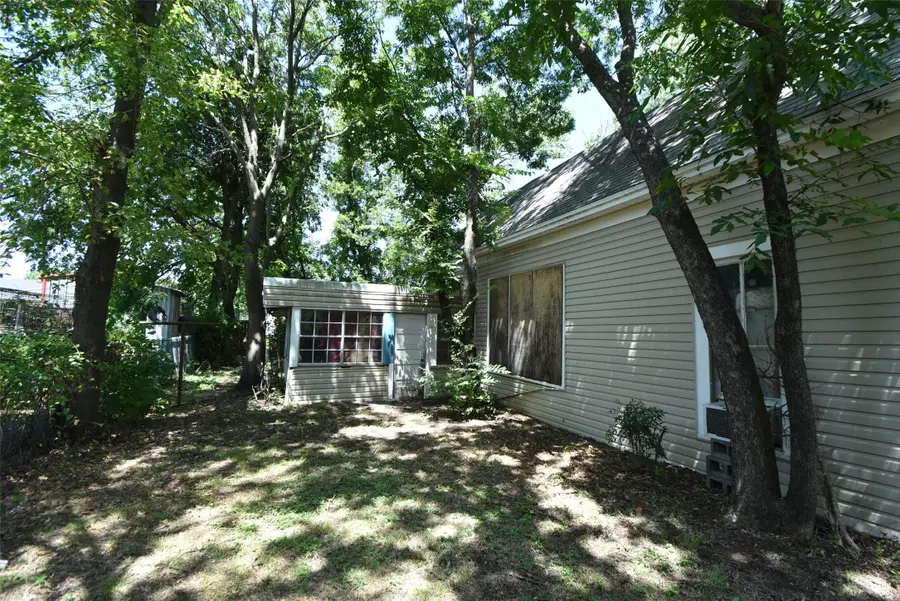 300 S Jefferson Street, Pilot Point, TX 76258 - Image #3