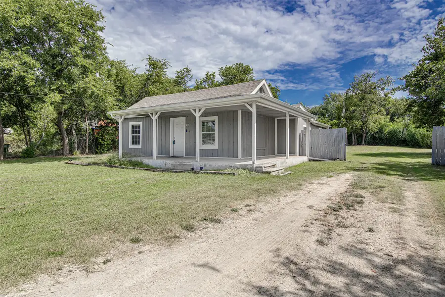 409 E Godley Avenue, Godley, TX 76044 - Image #2