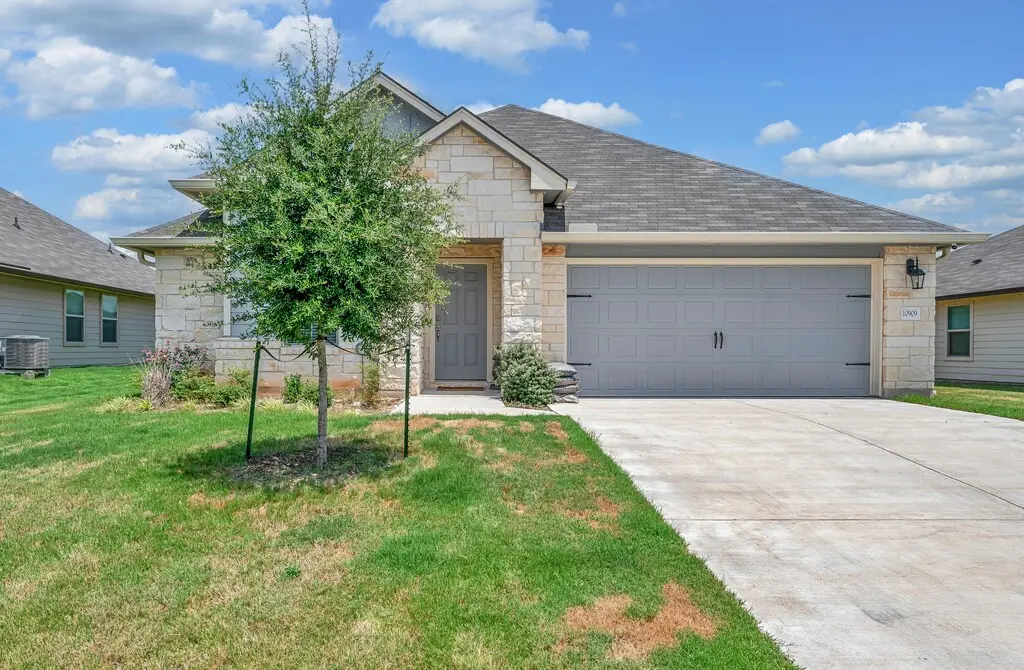 10909 Hollister Lane, Waco, TX 76708 - Image #1
