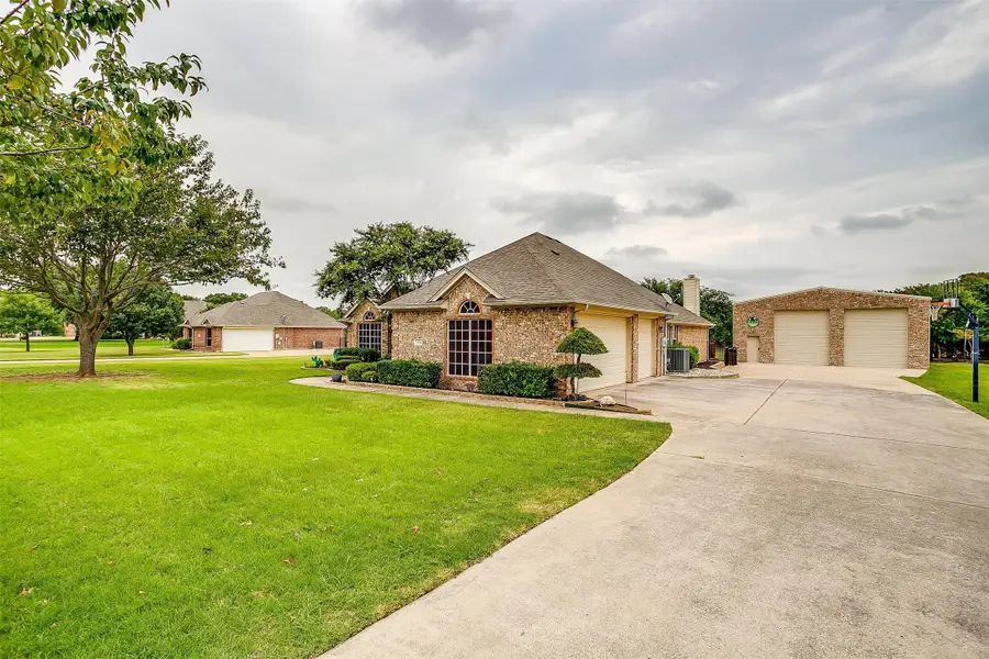 4025 Running Brook Drive, Joshua, TX 76058 - Image #3