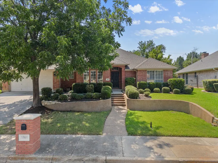 3809 Woodside Drive, Arlington, TX 76016 - Image #2