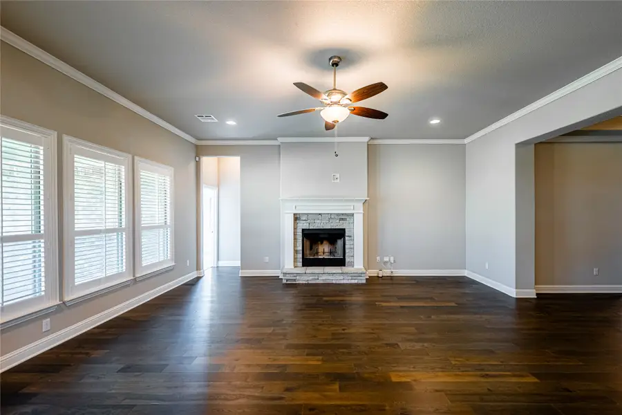 918 Edinburgh Drive, McGregor, TX 76657 - Image #2