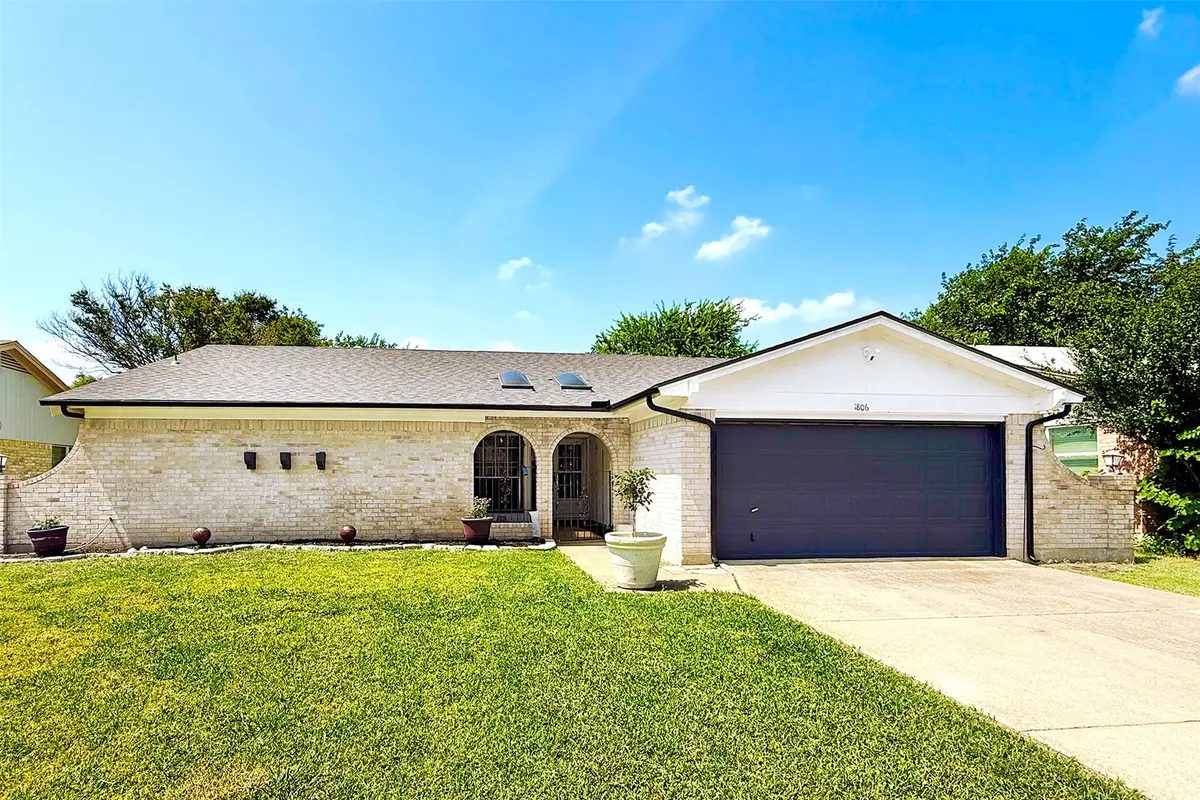 1806 Briar Meadow Drive, Arlington, TX 76014 - Image #1