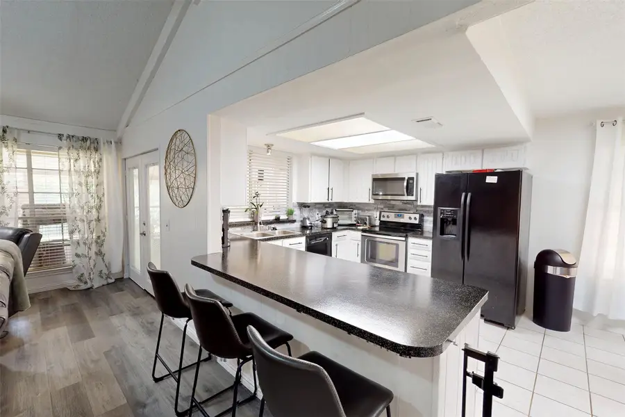 1806 Briar Meadow Drive, Arlington, TX 76014 - Image #3