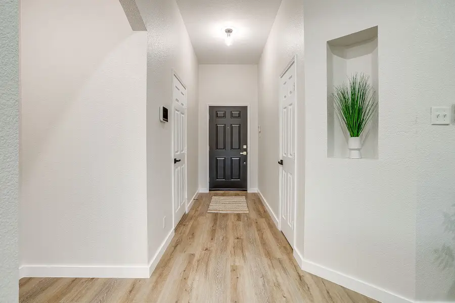 820 Chestnut Avenue, Burleson, TX 76028 - #2