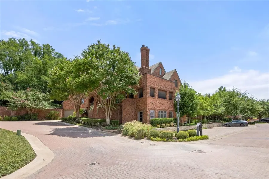 4942 Westbriar Drive, Fort Worth, TX 76109 - Image #3