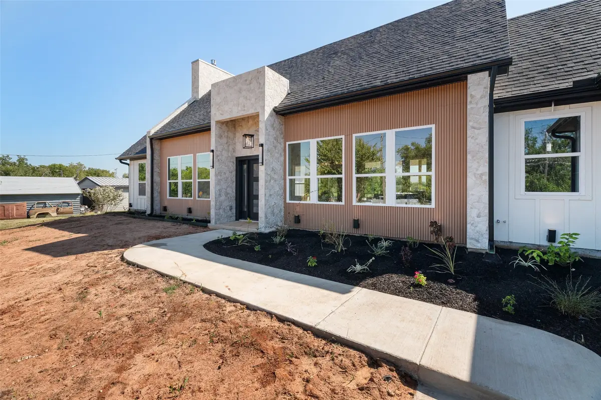 7404 N Sundance Drive, Joshua, TX 76058 - Image #1