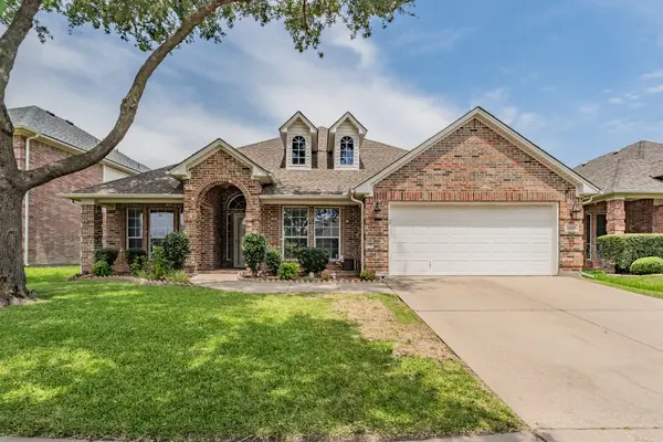 1020 Boscombe Court, Grand Prairie, TX 75052