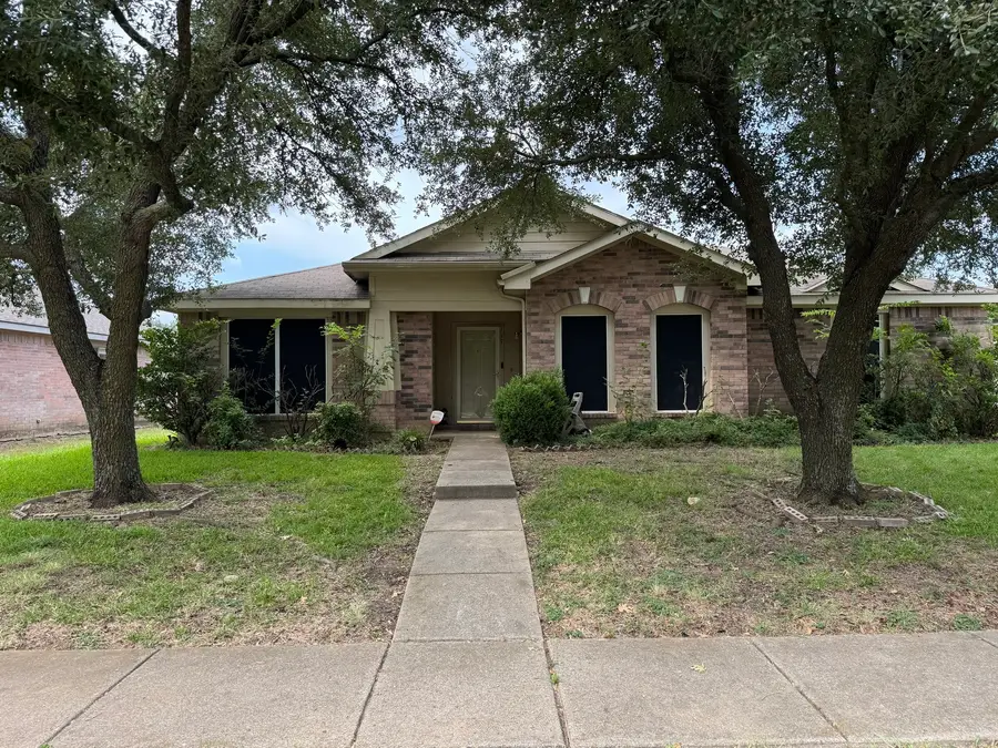 135 Palm Drive, Lancaster, TX 75146 - Image #2