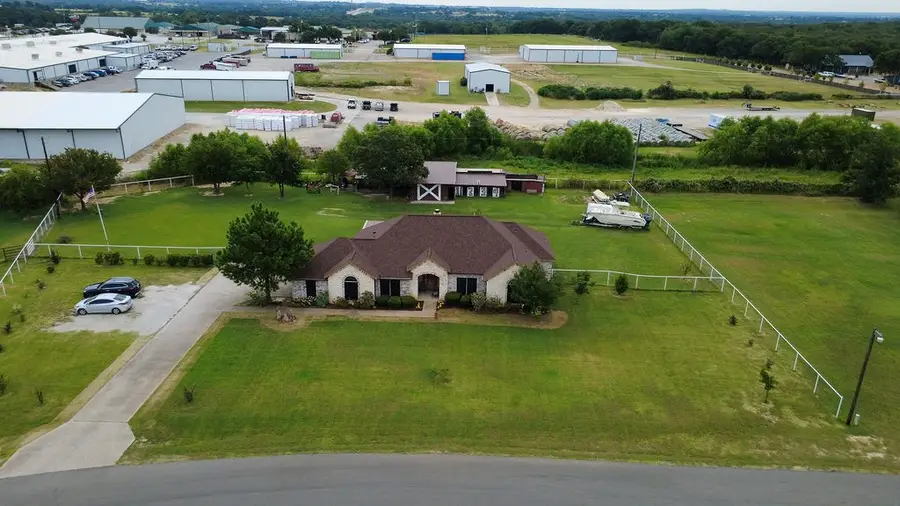 111 Diamond Ridge Lane, Weatherford, TX 76087 - Image #2