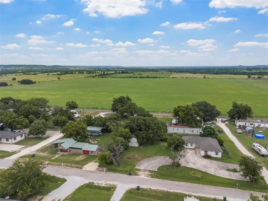 705 N 2nd Street, Cranfills Gap, TX 76637 - Image #2