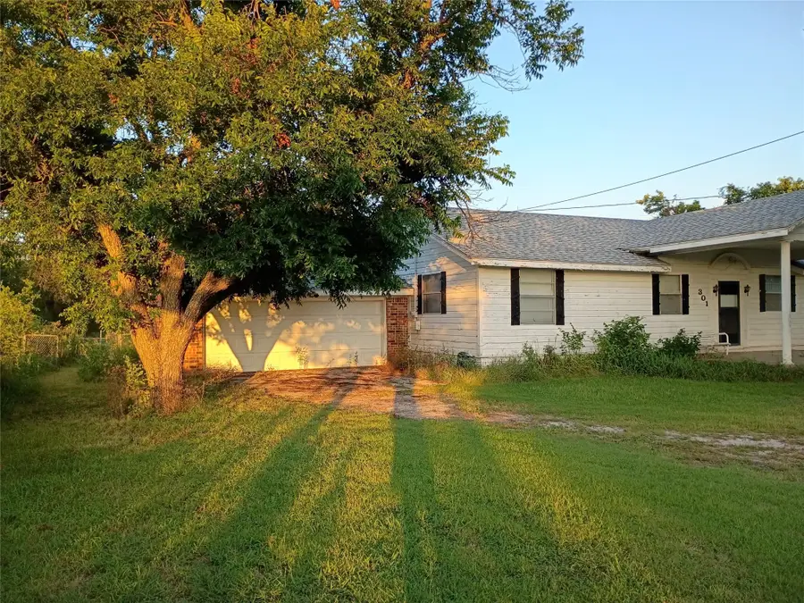 301 Withers Road, Mineral Wells, TX 76067 - Image #2