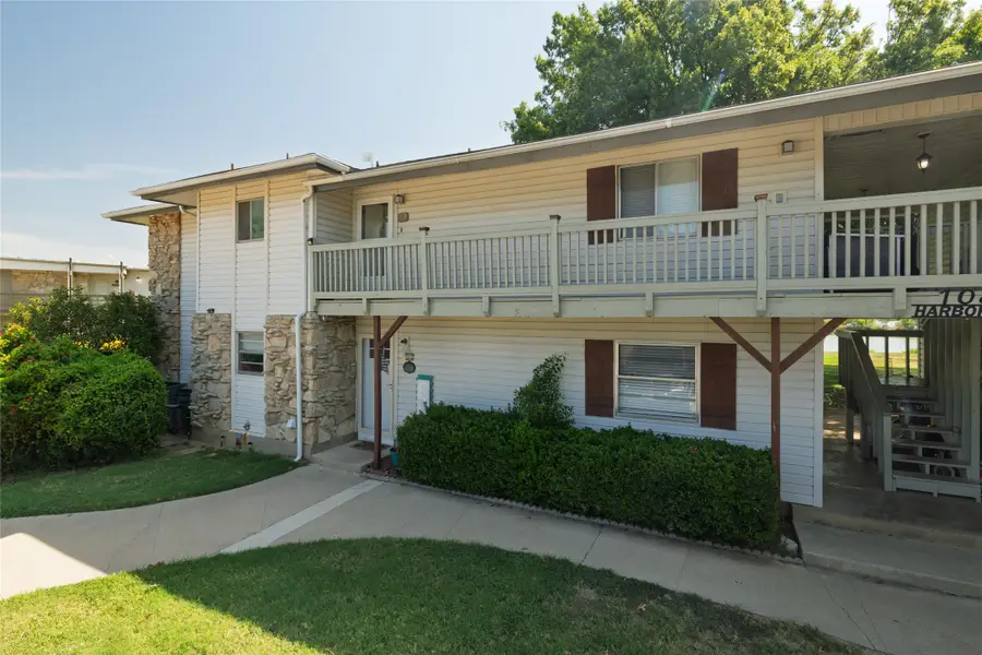 108 Harbor Drive #204, Runaway Bay, TX 76426 - Image #3
