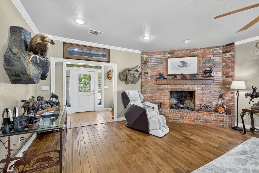 482 Center Hill Road, Gainesville, TX 76240 - Image #3